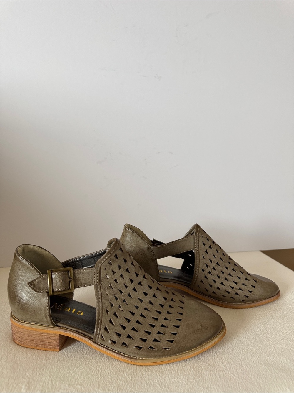 Mata Olive Perforated Leather Cutout Flats